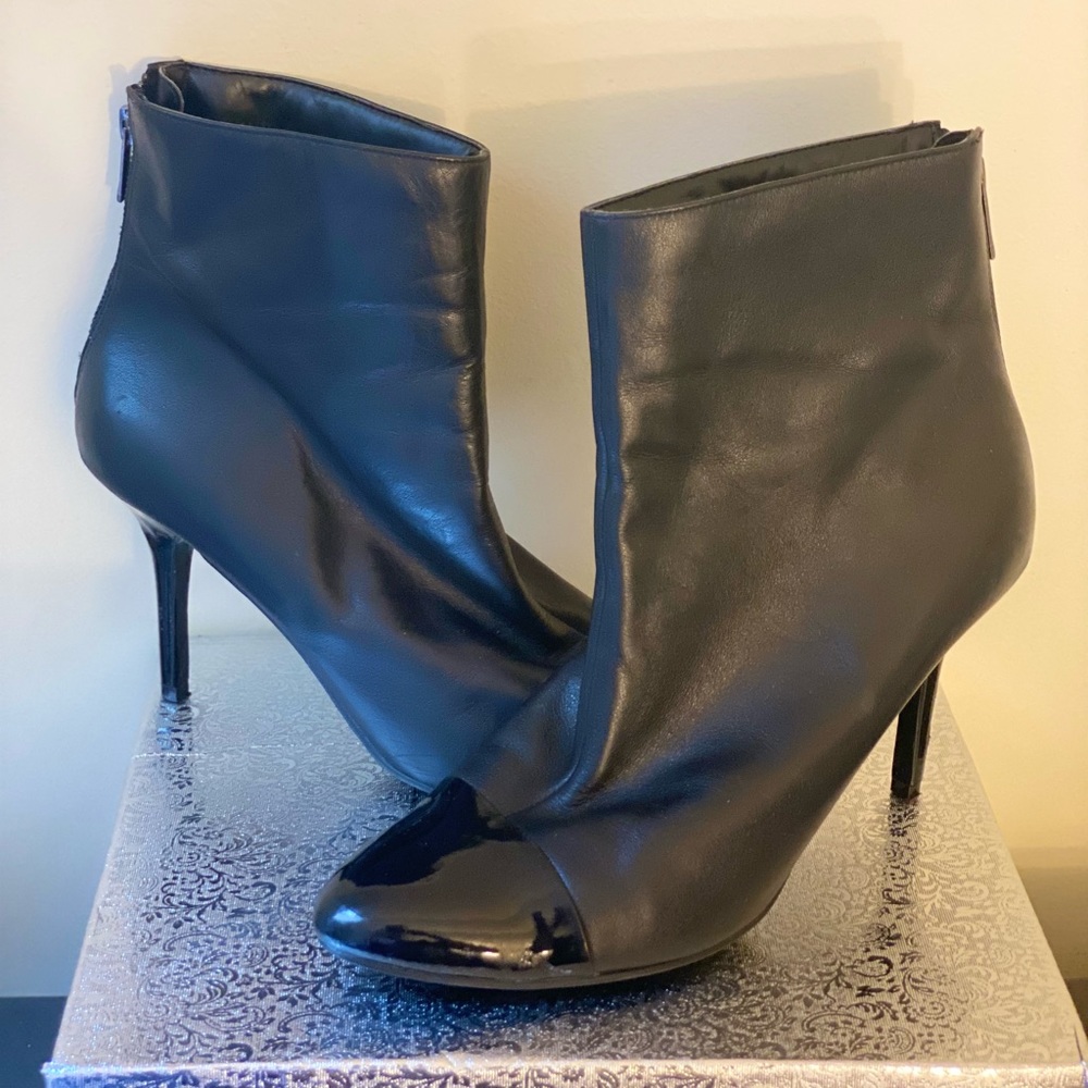 Audrey Brooke Black leather/patent leather cap toe booties